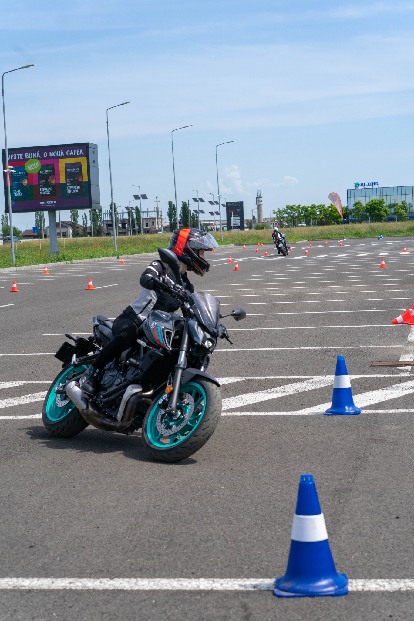 Comunitate pe doua roti Curs defensiv moto caritabil 2